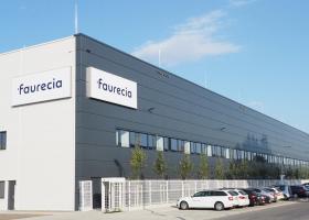 <p>Faurecia Pardubice является частью многонациональной группы Faurecia, специализирующейся на производстве текстил</p>